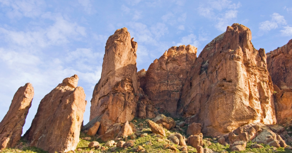 A close up of the jagged rock formations of the Superstition Mountains.